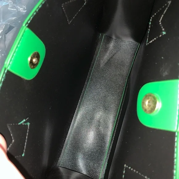 NWT Trendy Green Tote “I Speak Fluent French” Fashion Bag - Picture 4 of 7